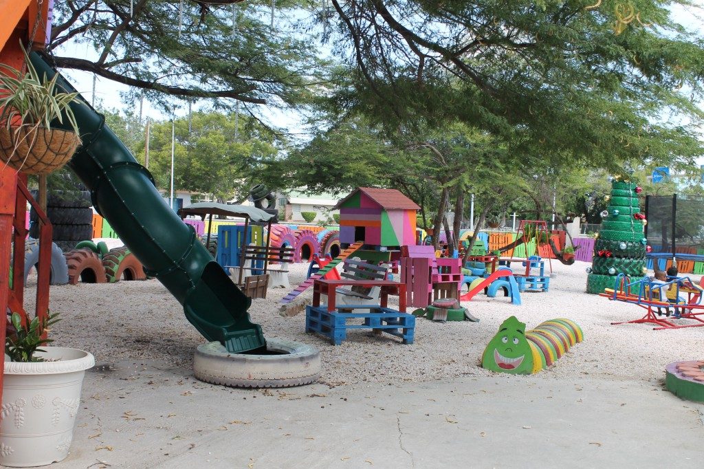 curacao-with-kids-baby-park-tutu