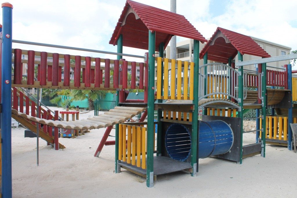 curacao-with-kids-cabana