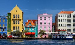 10 reasons to visit Curacao